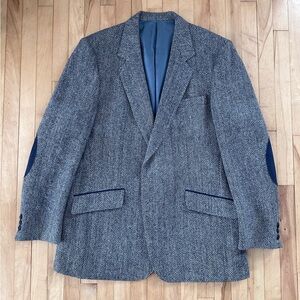 Leishman Harris Tweed Gray Herringbone Blazer with Navy Accents